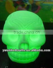 Skull vinyl flash toy