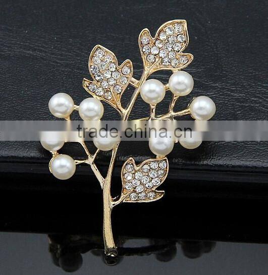 special design rhinestone pretty date brooch