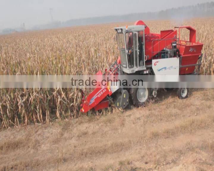 three rows corn harvester