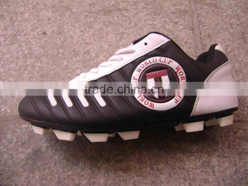 fashion stylish club football soccer shoes for men women children sport on the grass for world cup