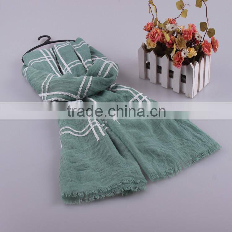 Wholesale Korean Fashion Woman Checked Plaid Embroidery Design Tassel Wide Voile Cotton Scarf