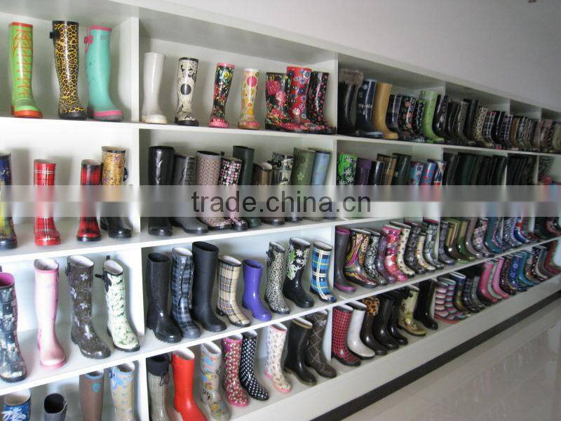 laced men's overshoes