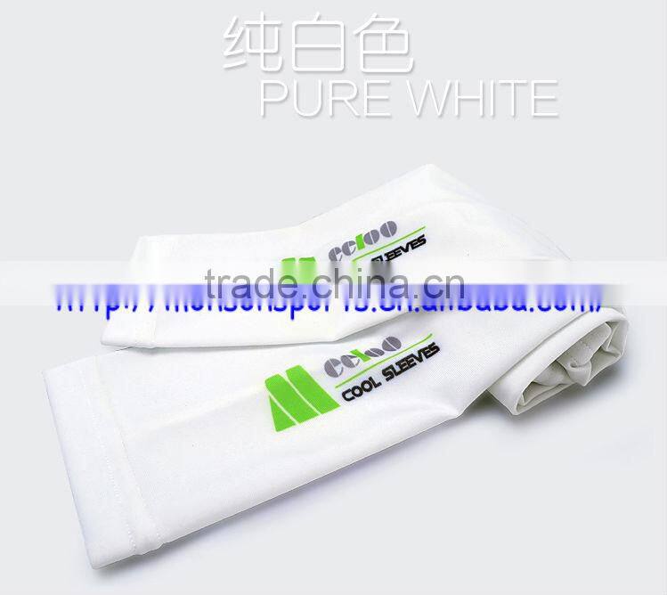 Dry sun protective golf arm sleeves