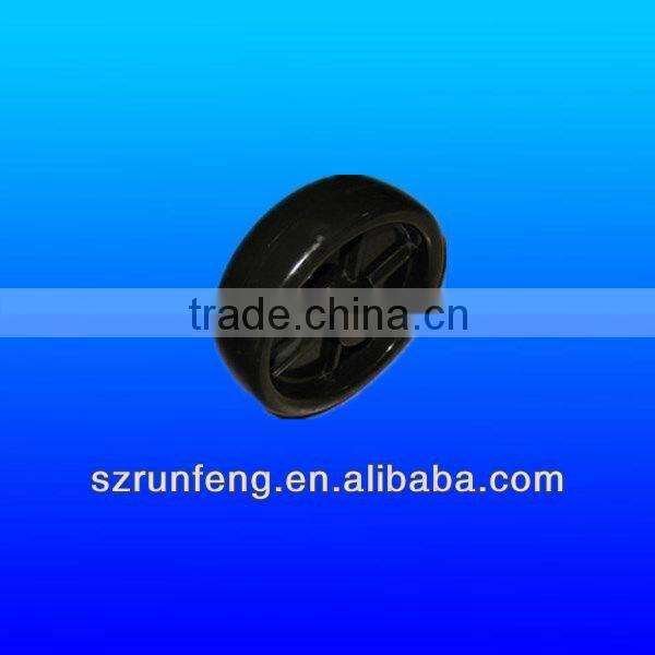 Plastic wheel on luggage box