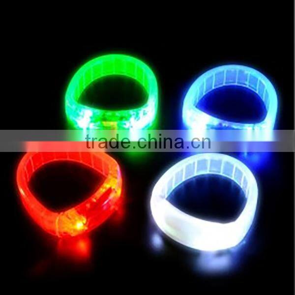 CUSTOM MAKE PLASTIC MATERIAL LED Flashing Bracelet in factory price