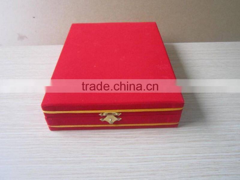 High quality packaging box with fabric inside