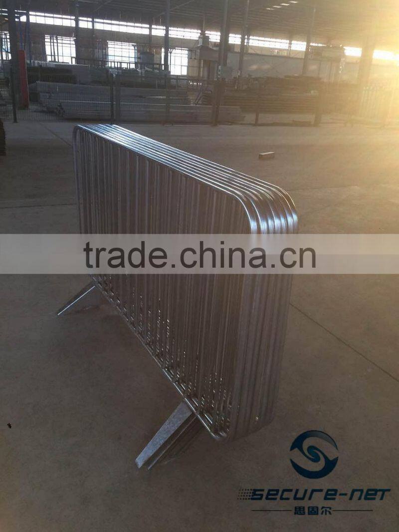 reinforcing temporary steel fence crowd control barrier system