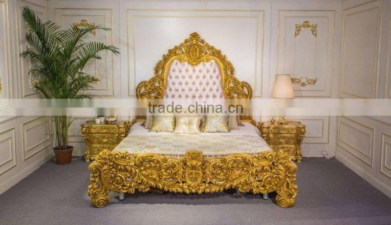 European World Precious Golden Carved Canopy Bedroom Furniture, Luxury Designed Bedroom Set