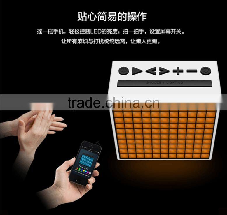 Smart Mobile Phone Control Bluetooth Flashing Speaker, Portable Table Decorative Magic Bluetooth Speaker With FM Radio For Sale