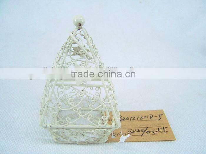 Wire Chocolate gif packaging box with a square base