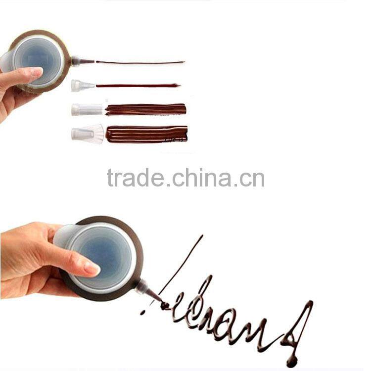 Silicone Macaron Kit with 4 Nozzles for Cake Decorating Baking Tool Random Color