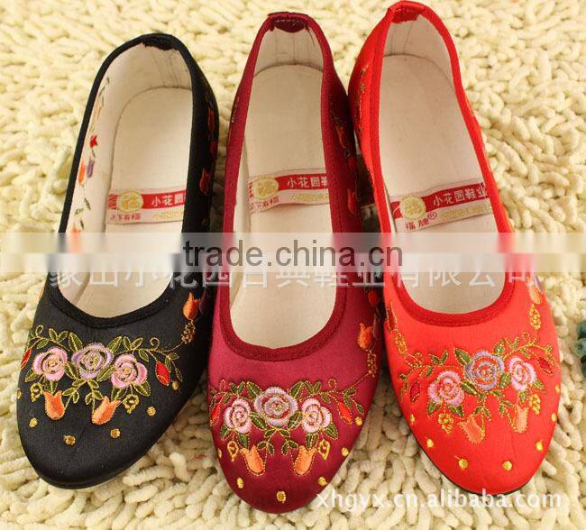 Nice canvas shoe with heel