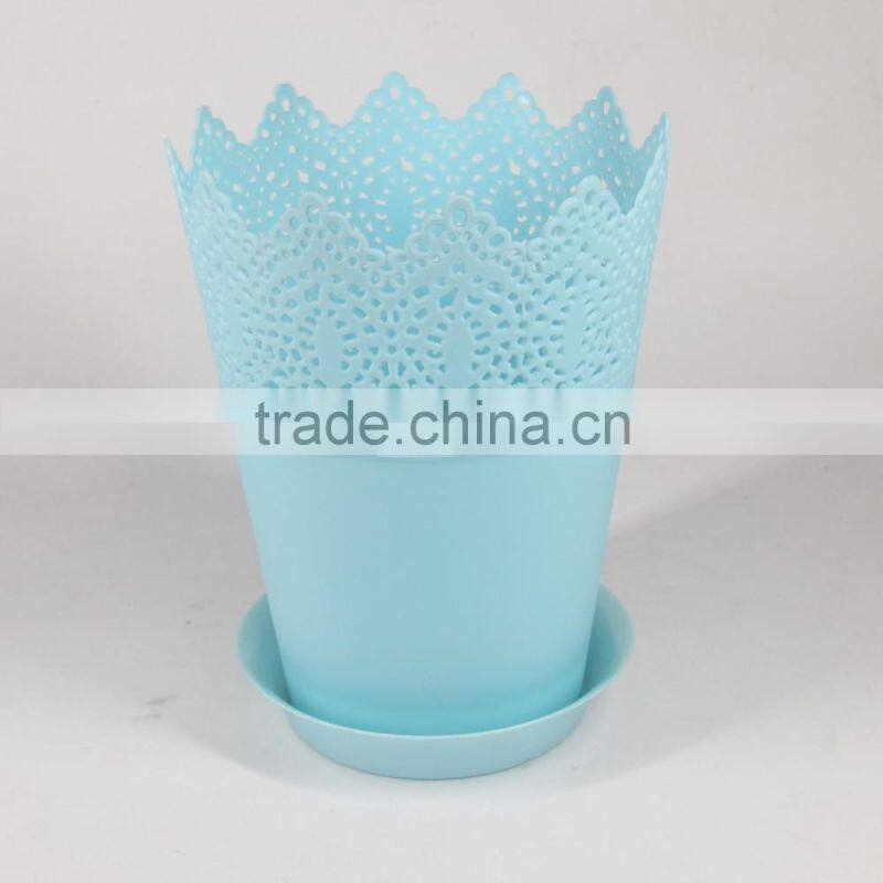 plastic flower pot with water base