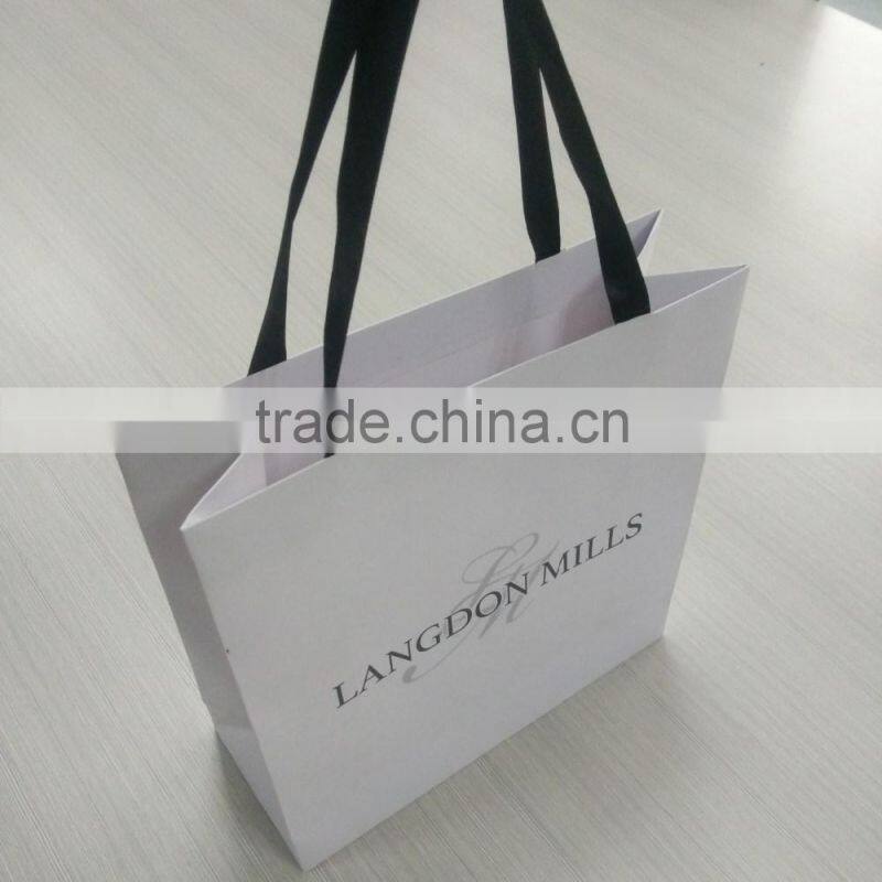 Shenzhen China supplier ribbon handle gift box bags