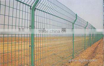 welded wire mesh fence