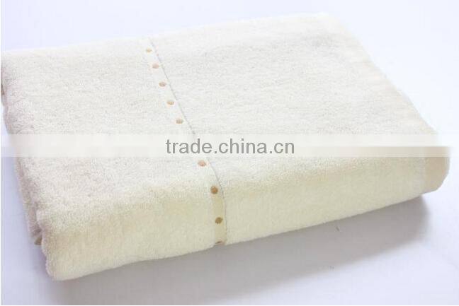 100% cotton terry placement print luxury bath towel