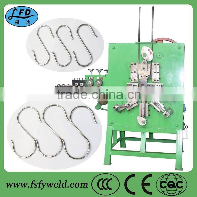 Automatic steel wire buckle forming machine for handbag