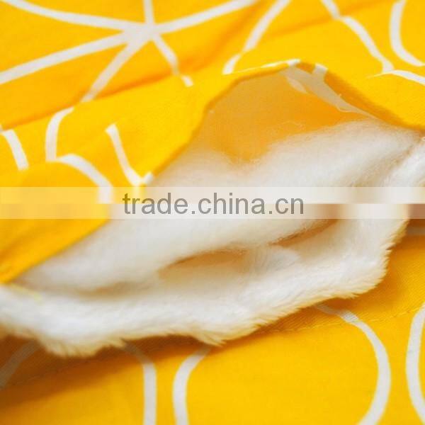 Multicolor skin friendly unisex knitted soft touch toddler quilt