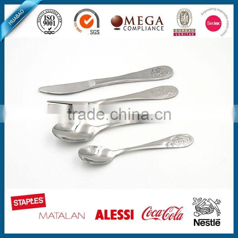 2016 Unique design Baby cutlery set stainless steel with delicate mental Carved handle, brushed stainless steel edging trim
