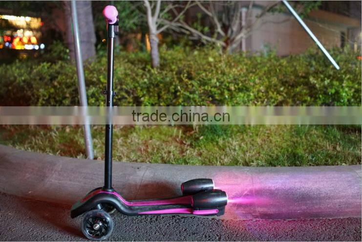 Latest Arrival Kids Electric Spray Scooter, 4.5inch 3 Wheel Electric Scooter With LED Light For Kids