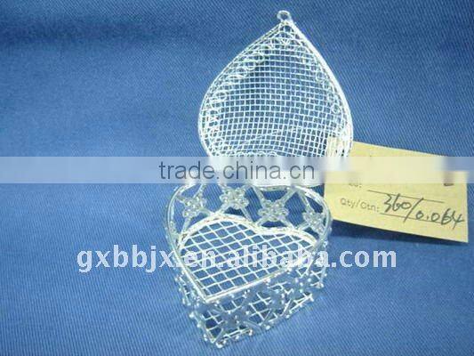 Heart shaped silver wire birthday gift boxes
