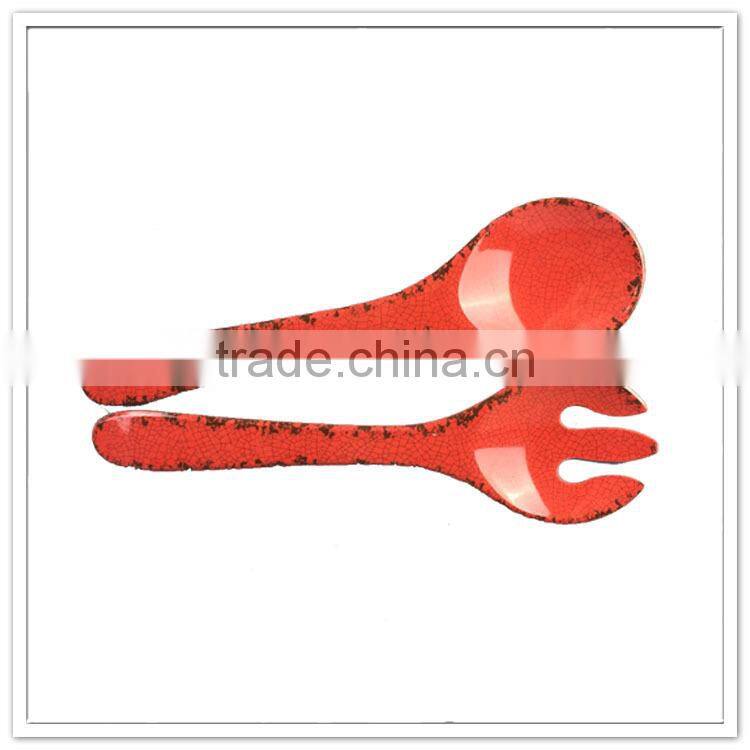 Fashion kitchen gadgets melamine serving utensils crack design red plastic dessert forks and spoons