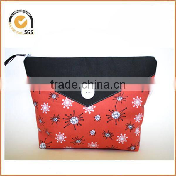 Retro Style Zipper Pouch/Makeup Bag: Lotta Jansdotter Fabric with Aqua Scallop and Orange Vintage Buttons By Chiqun Dongguan