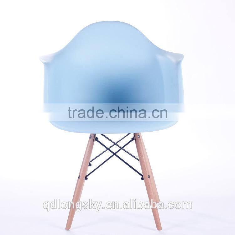 LS-4012 Italian design TATAMI plastic leisure chairs with arms and wood legs