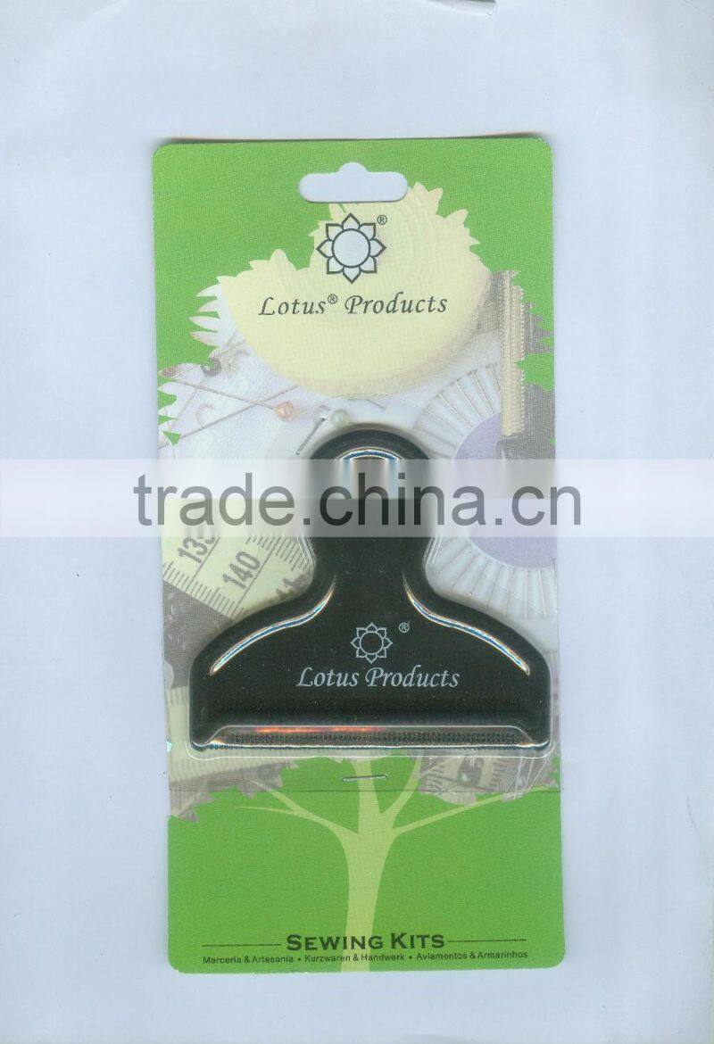 LTS-4 Plastic Cashmere Comb Sweater Comb With Blister Card Packing