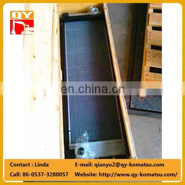 Excavator Komat su PC200-8 water tanks.jpg