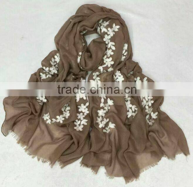 Wholesale Fringe Tassel Flower Embroidery Design Cotton Fashion Ladies Winter Shawl