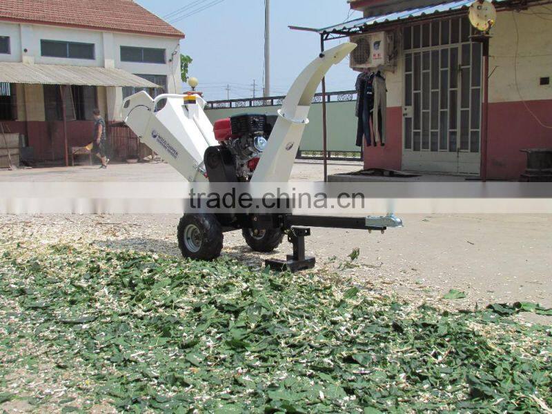 Petrol garden wood mulcher shredder