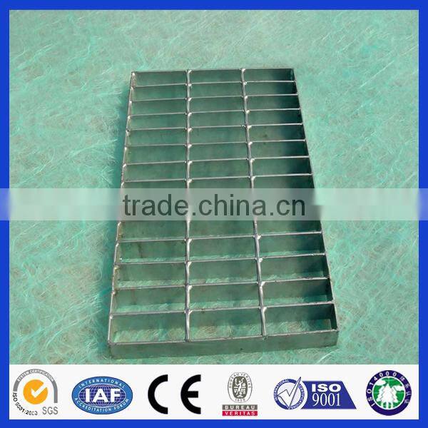 DM Bigger Round Holes Customized Hot Dip Galvanized Steel Grating Galvanized Plain Steel Bar Grating
