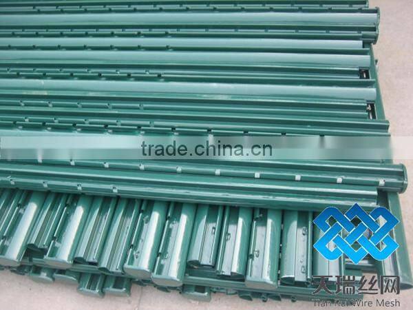 Europe welded triangle bending fence /welded folding fence