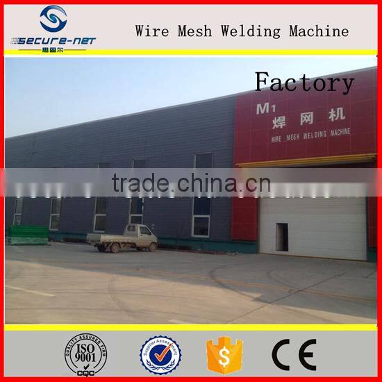 Hexagonal woven wire mesh machine