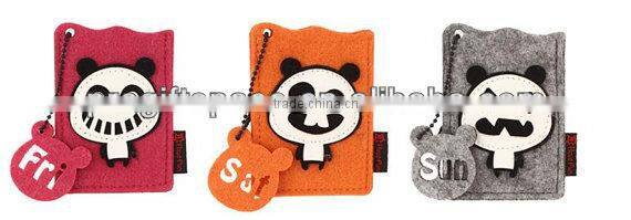 2017 wholesale 100% handmade quality Felt cartoon panda design Cloth Credit Card Holder made in China