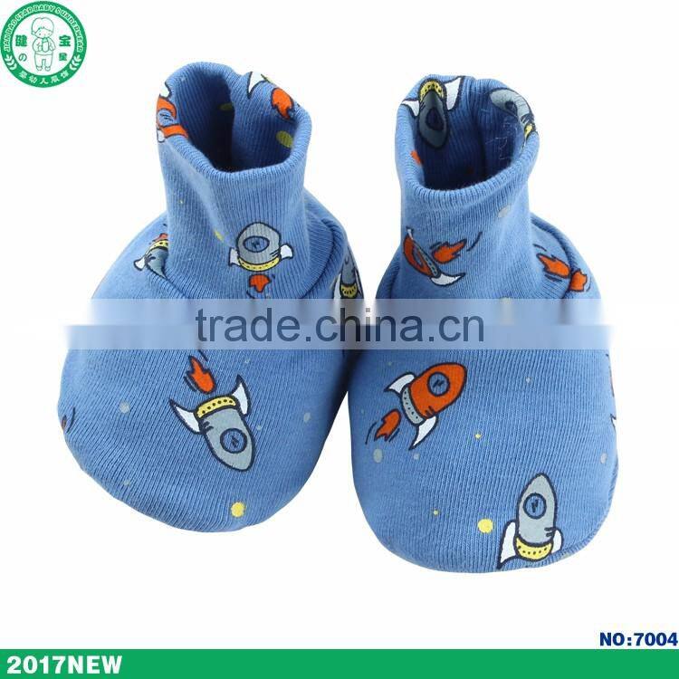 Importing from china factory newborn baby shoes baby booties with cheap price