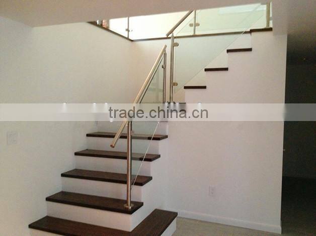 Stainless steel stair balustrade used in supermarket