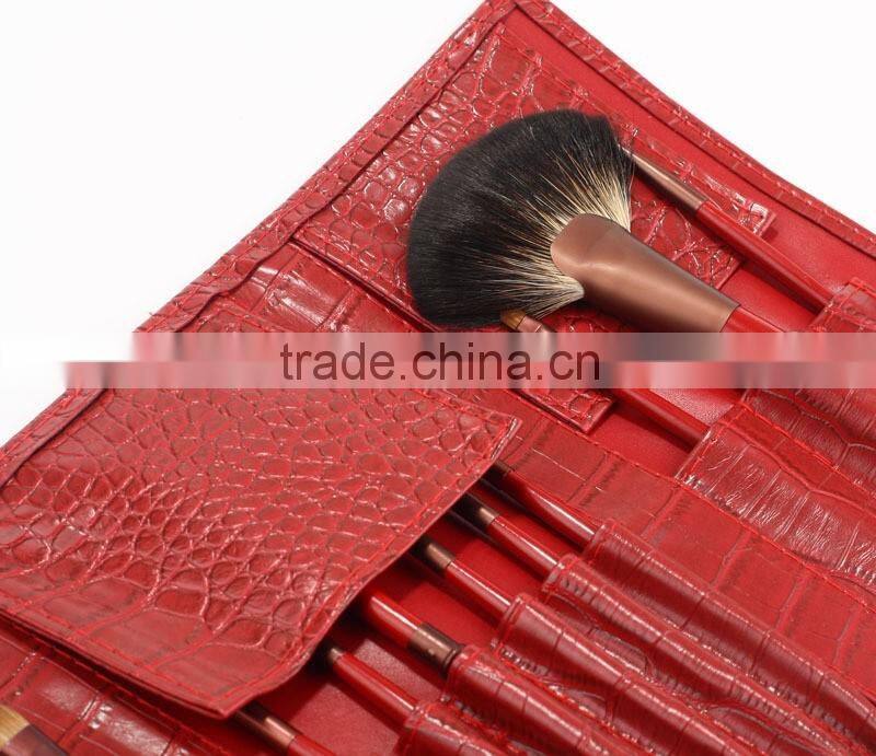 Superior quality Crocodile pattern 15pcs red Up brushes