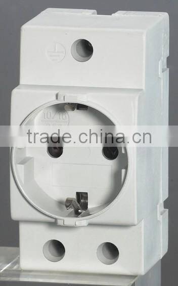 AUS16B Din Rail French Socket