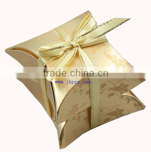 printed christmas gift box with card