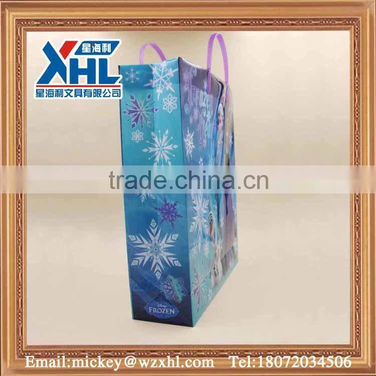 Snow and ice colors plastic packaging bag with plastic handle