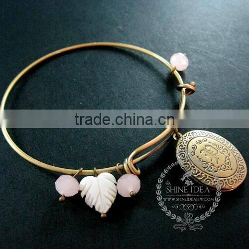 vintage bronze antiqued love engraved oval photo locket shell leaf heart wish charm fashion women wiring bangle bracelet 6450035
