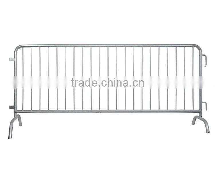 Best selling Road barrier fence / sports field crowd control barrier