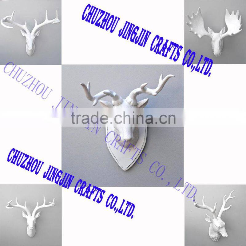 2017 North American and Europe trendy green and gold resin bull