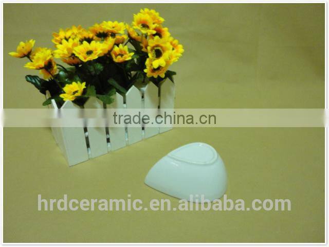 wholesale High Quality white ceramic olive shape dish