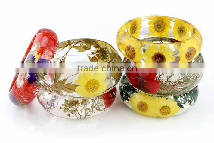 Ladies fancy bangle bracelet in Eco-resin , Pressed Botanical Flower Clear Resin Bangle