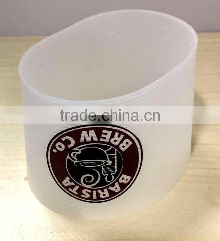 Hot and cold Plastic travel coffee cup with lid and silicone band