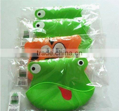 2013 silicone toddler bibs with crumb catcher