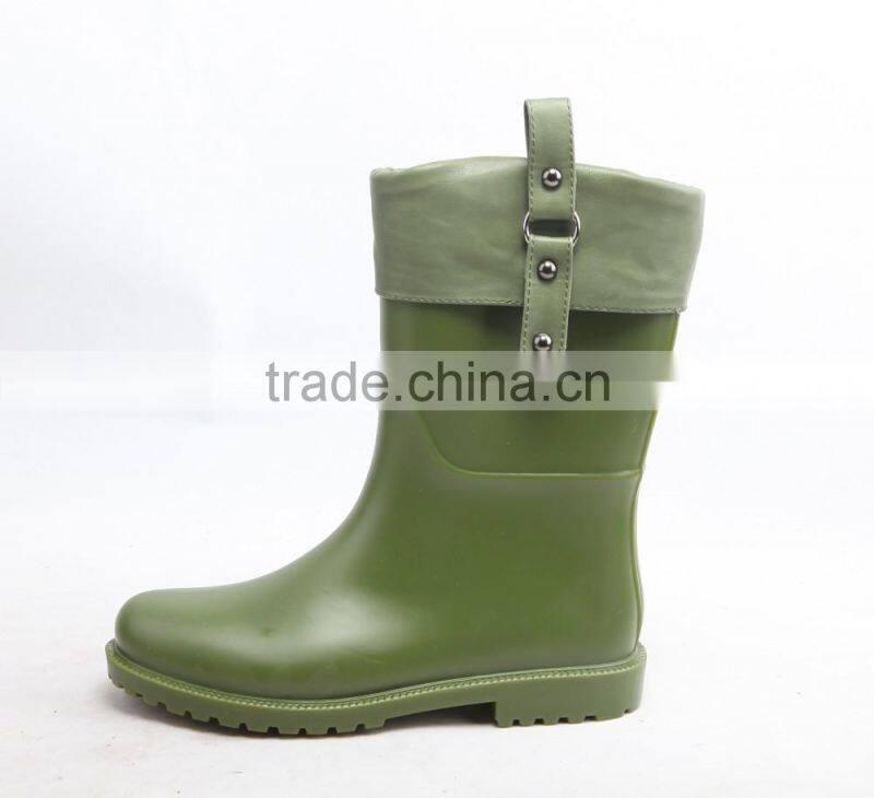 mid-tube style women flat shoes pvc rain boots